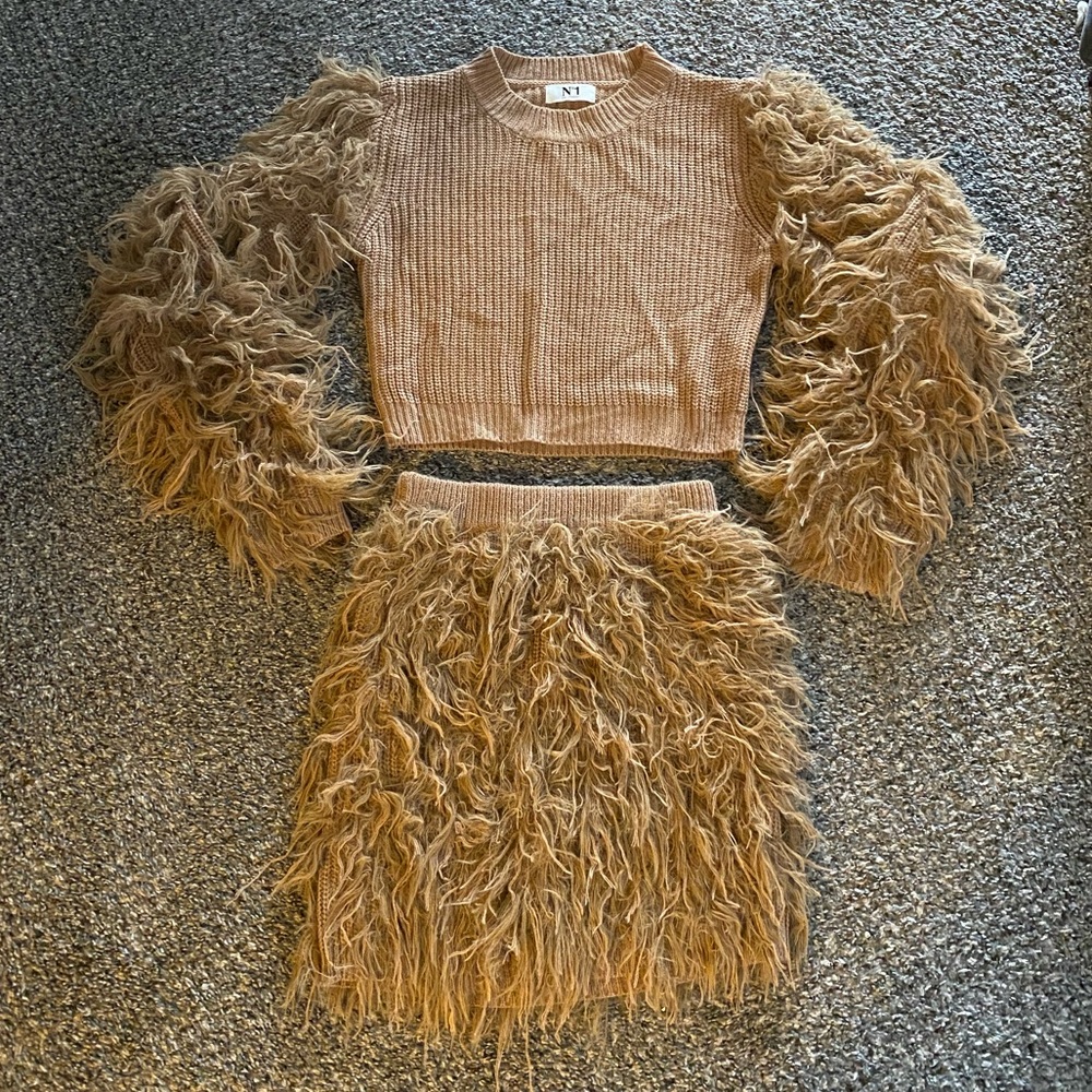 Fringe Fur Tan Crop Sweater and Matching Skirt 🤩 - Picture 3 of 7